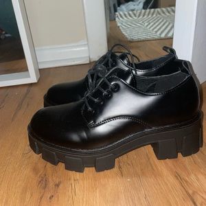 PLATFORM LOAFERS PEFECT CONDITION